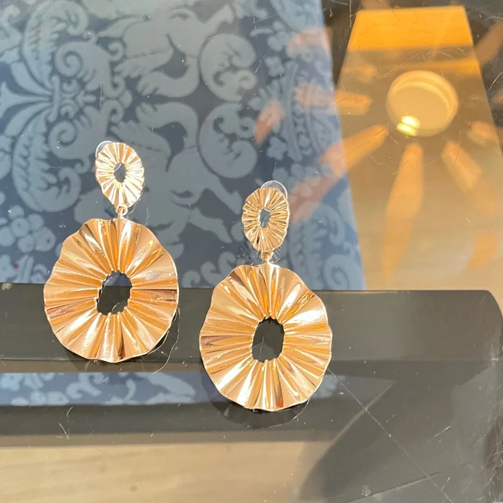 Flash Sale!🔥🔥🎄🎄Large Gold Dangle Earrings